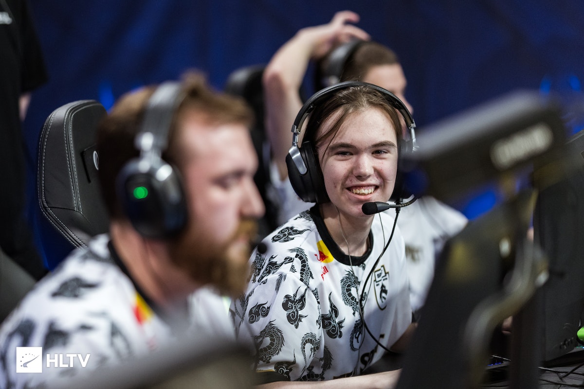 承担着球队 承担着球队