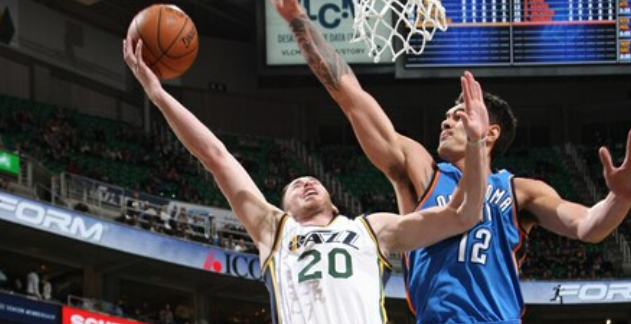 手持香槟的 手持香槟的