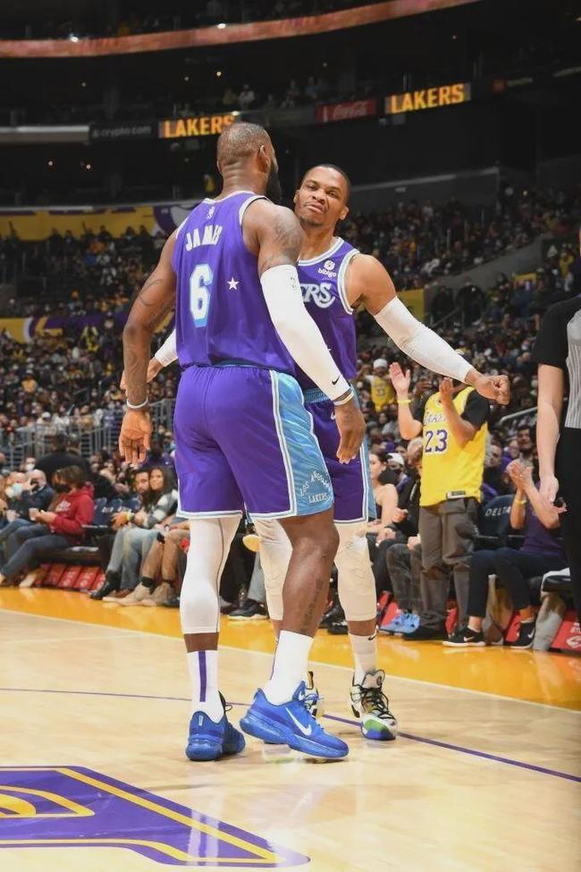 对方5后卫 对方5后卫